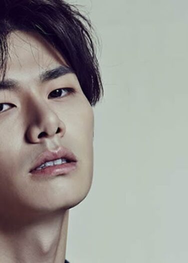 الممثل Lee Yi Kyung يؤكد انضمامه للموسم الثاني من Eulachacha Waikiki