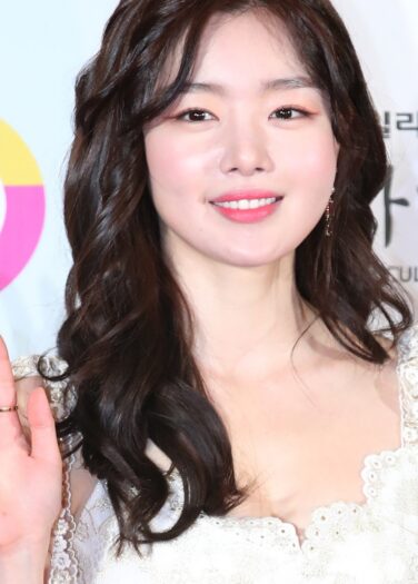 الممثلة Han Sun Hwa في محادثات للإنضمام للموسم الثاني من دراما Save Me لقناة OCN