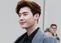 تم الكشف عن موعد تجنيد الممثل Lee Jong Suk